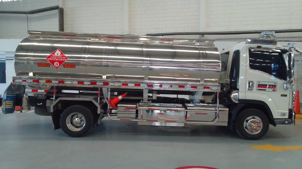 Flota de tanques para transporte de combustibles